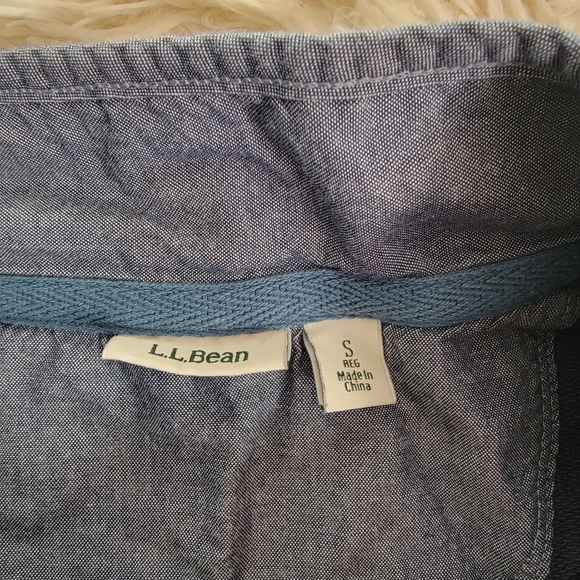 L.L. Bean light pullover sweatshirt - Picture 2 of 4
